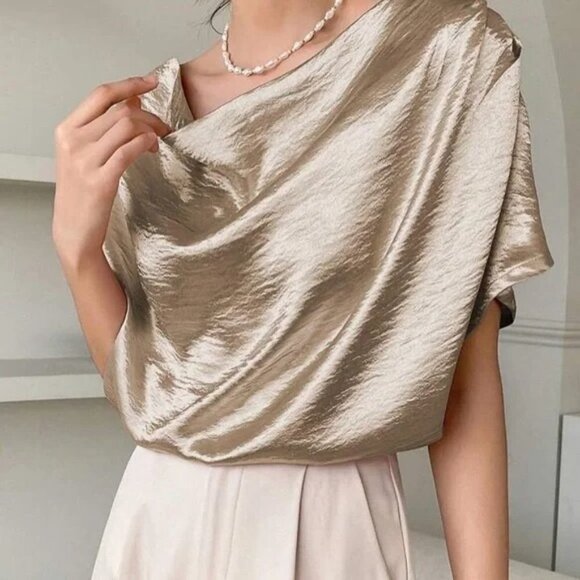 Gold Lamé Shiny Top Size Small - Picture 2 of 4